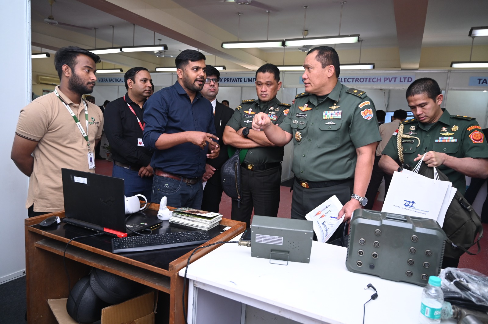 iDEX for Indonesian Army Delegation